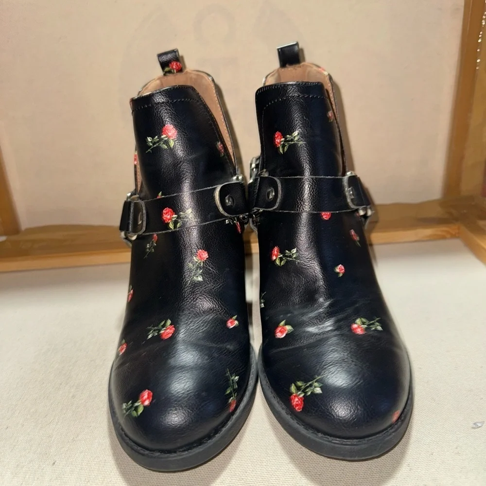 Madden girl ankle boots 5.5